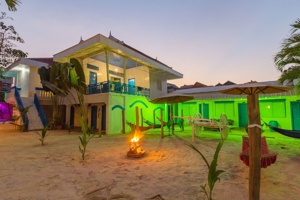 Kafu Hostel & Pool