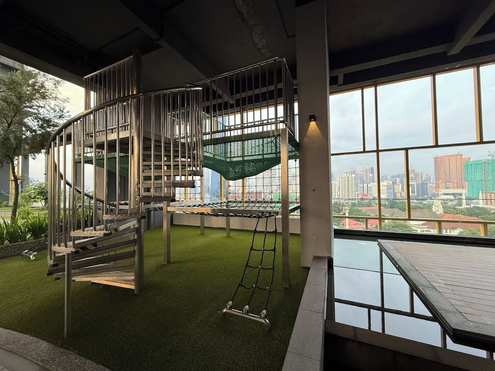Grand Lumia Suite At Opus Residence