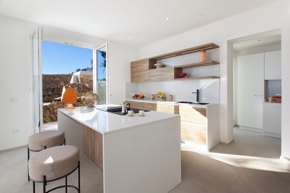 Design Villa With Infinity Pool & Li Galli View