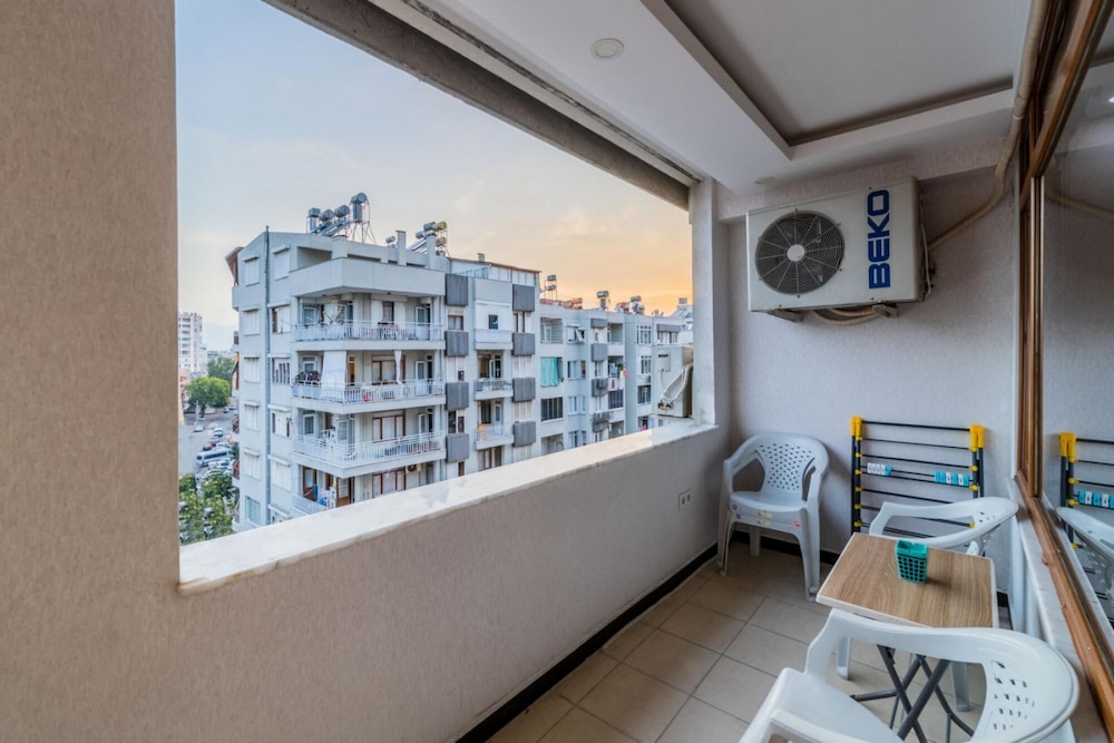 Central Flat Near Markantalya Mall in Muratpasa