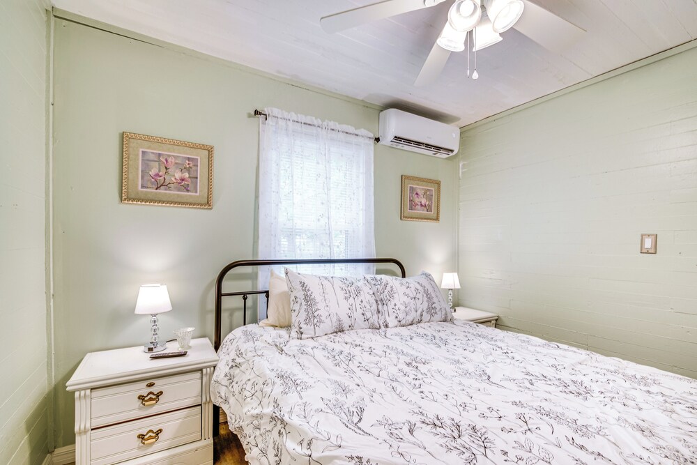 1 Mi to Ocala Dtwn Square: Home w/ Yard!