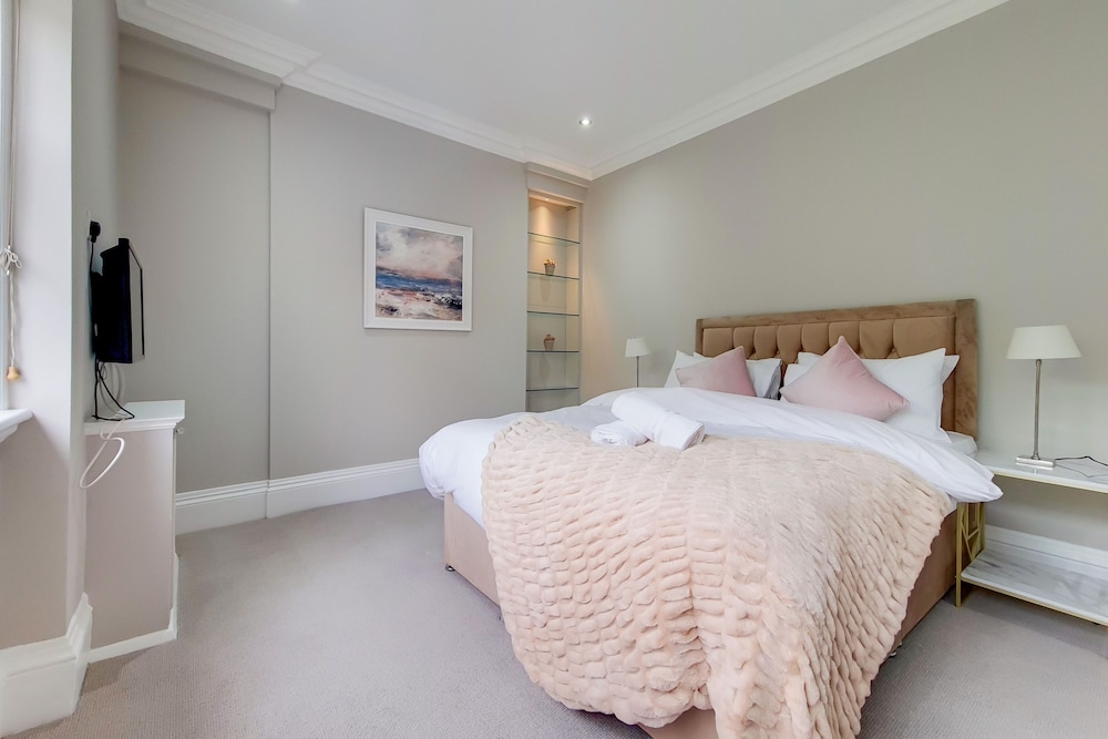 The Knightsbridge Residences