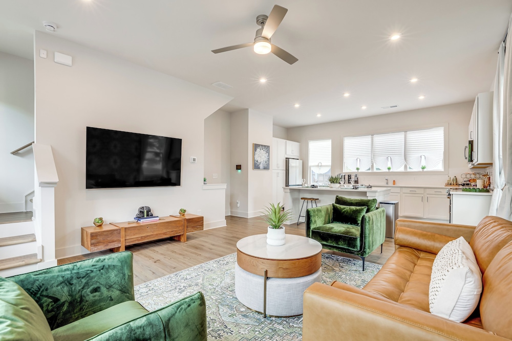 Townhome 1 Mi to Grant Park & Atlanta Beltline!