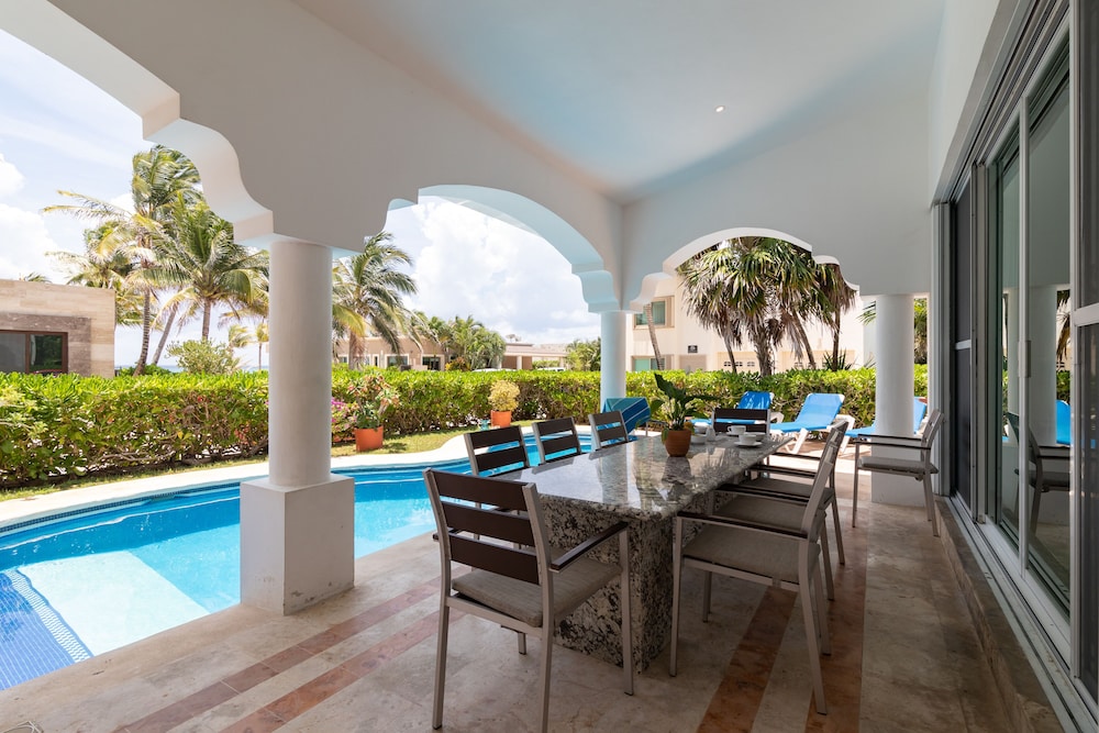 Beachfront Homes by Playa Paradise