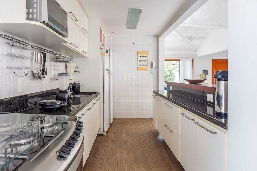 Bz65 Casa 150 m da praia com 4 suítes