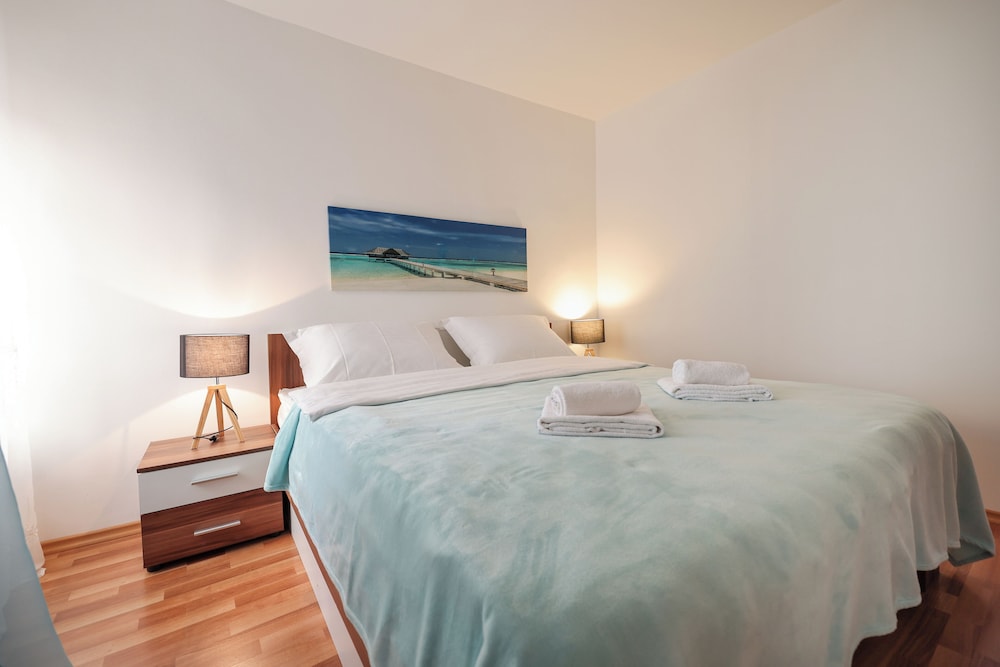 Viva - 2 bedroom apt in city centar