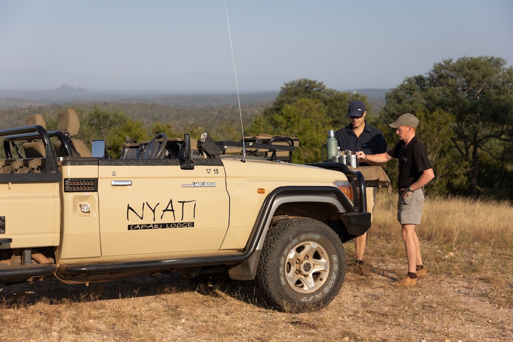 Nyati Safari Lodge