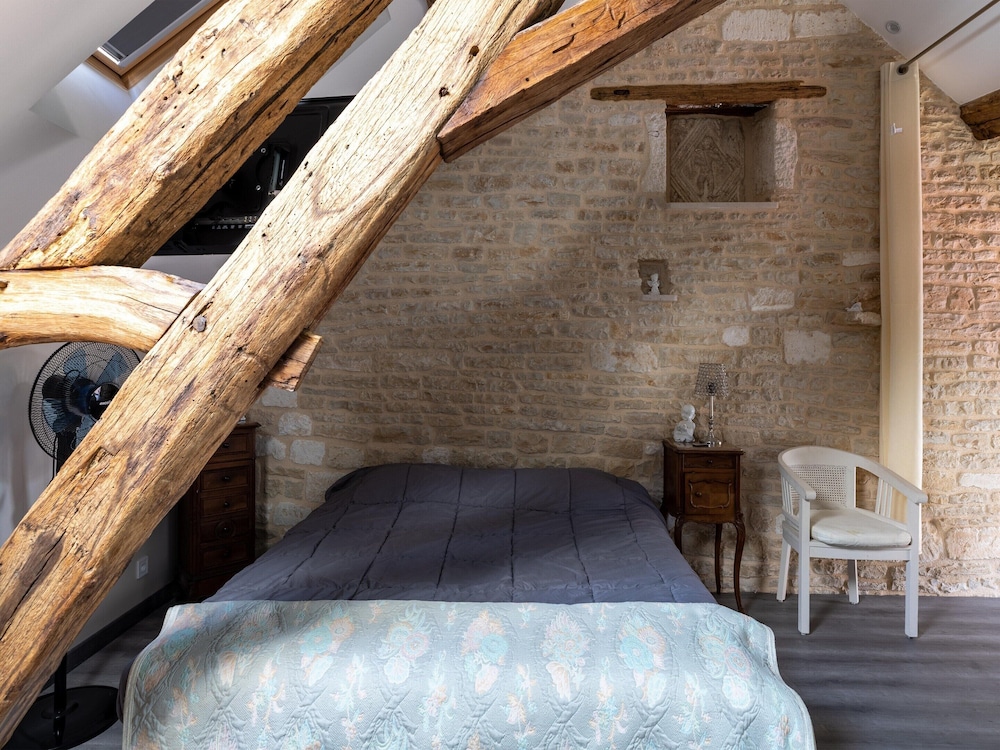 Charming Home in Molesme