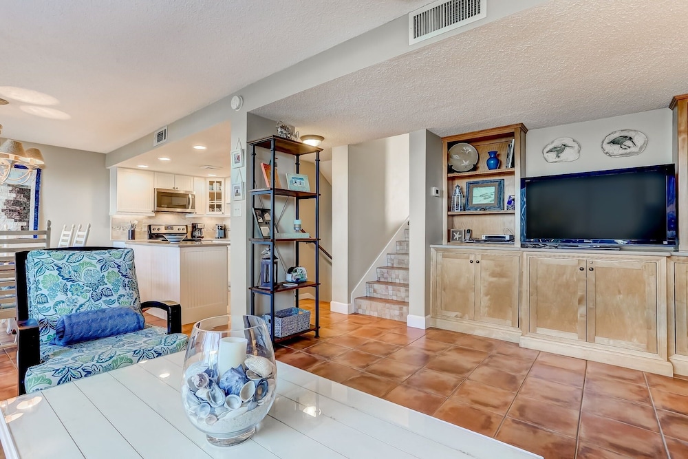 Omni Captains Court 1029 2 Bedroom Condo