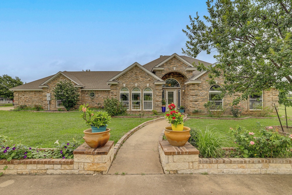 5 Acres! Countryside Getaway Outside Fort Worth