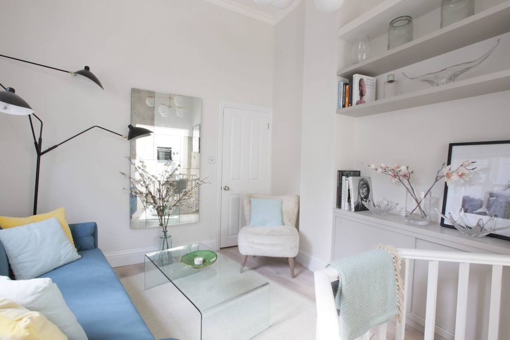 Newly Refurbished 1 Bedroom in Vibrant Notting Hill
