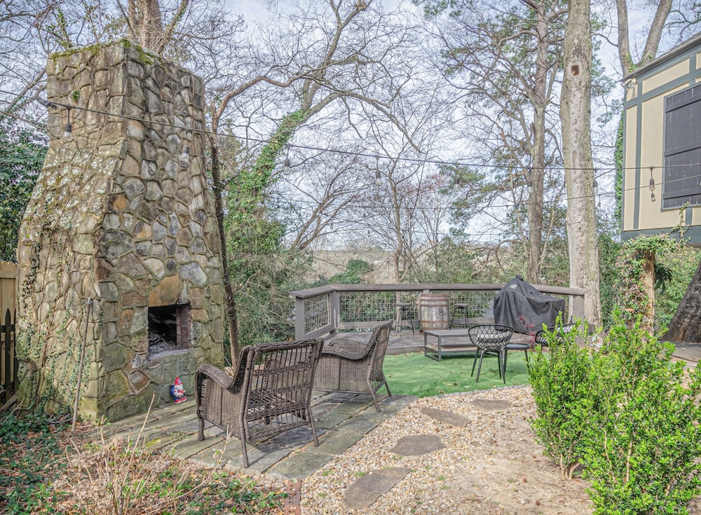 Spacious 3BR Midtown Home - Grad Family