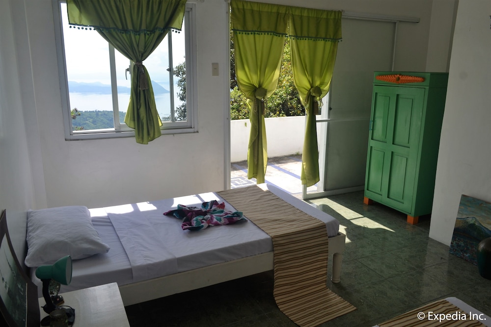 Costiera Fermiliana Tagaytay