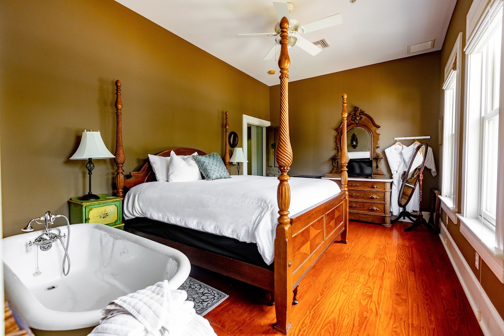 Camellia Rose Inn view 2