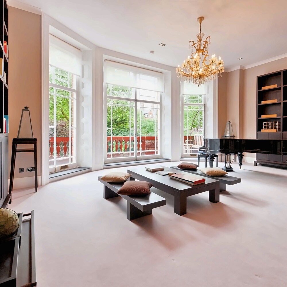 3 Bedroom Apartment Knightsbridge view 5