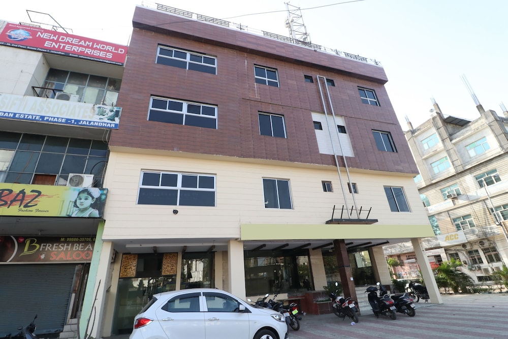 OYO 29852 Hotel Golden View view 2