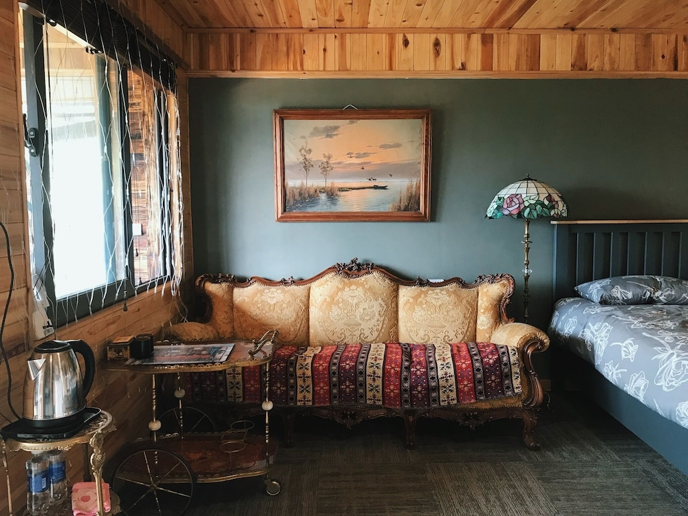 Ta Phin Cottage