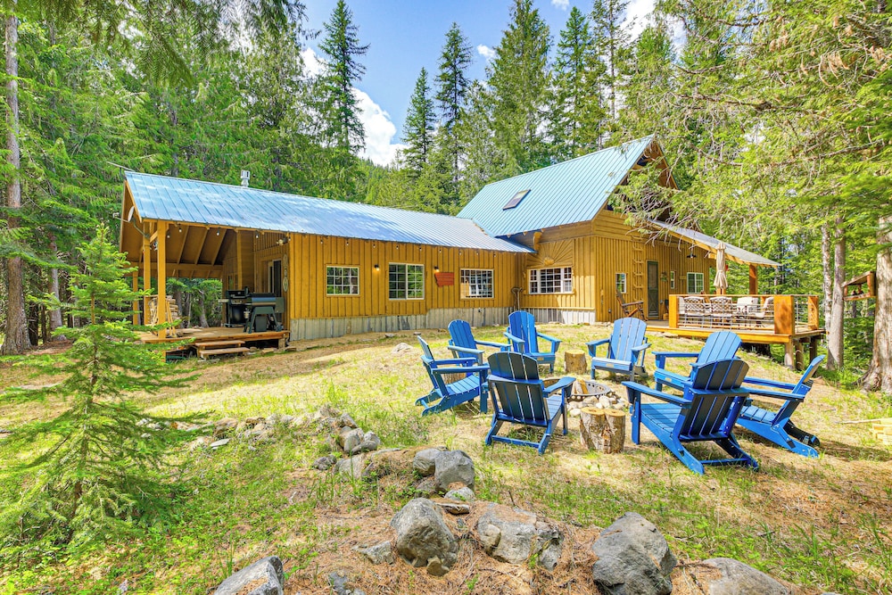 Riverside Cabin on 9 Acres in Montana