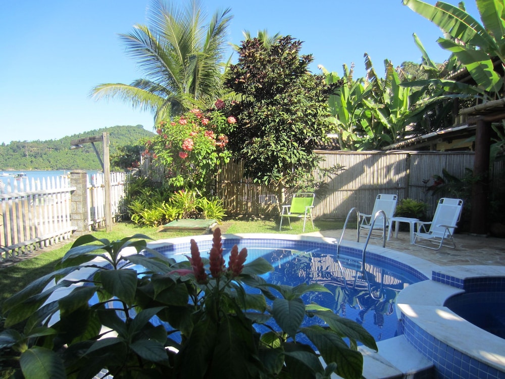Artes Pé na areia 4suites pisc vista mar