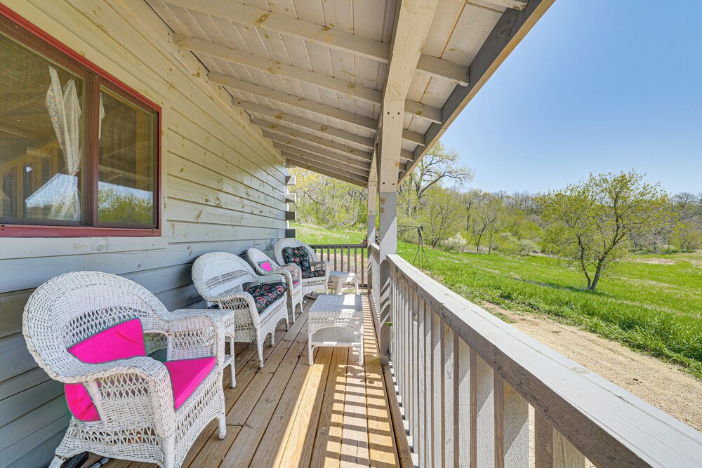 'fins & Flowers' Lewiston Cabin w/ Trout Fishing!
