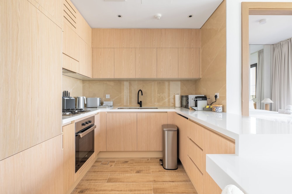 JVC Gem 2BR w maidsroom - Oakley Square