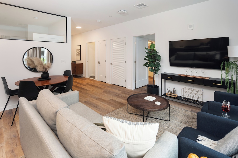 Luxury Apartments by Hyatus at Boston Everett