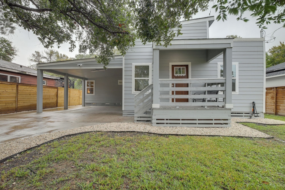 Gated Houston Home w/ Large Yard: 4 Mi to Downtown view 3
