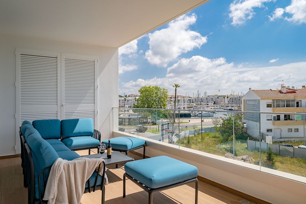 Lagos Marina View 1 With Pool by Homing