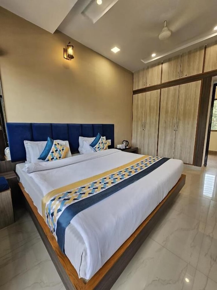 The Sky Comfort Hotel Brahm Sambandh