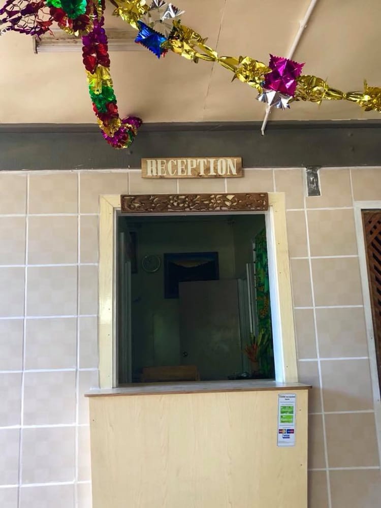Qua Roviana Motel