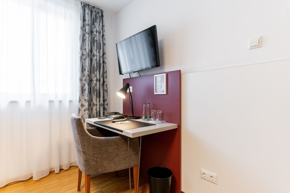 Altstadthotel Grauer Wolf - Property Image 3