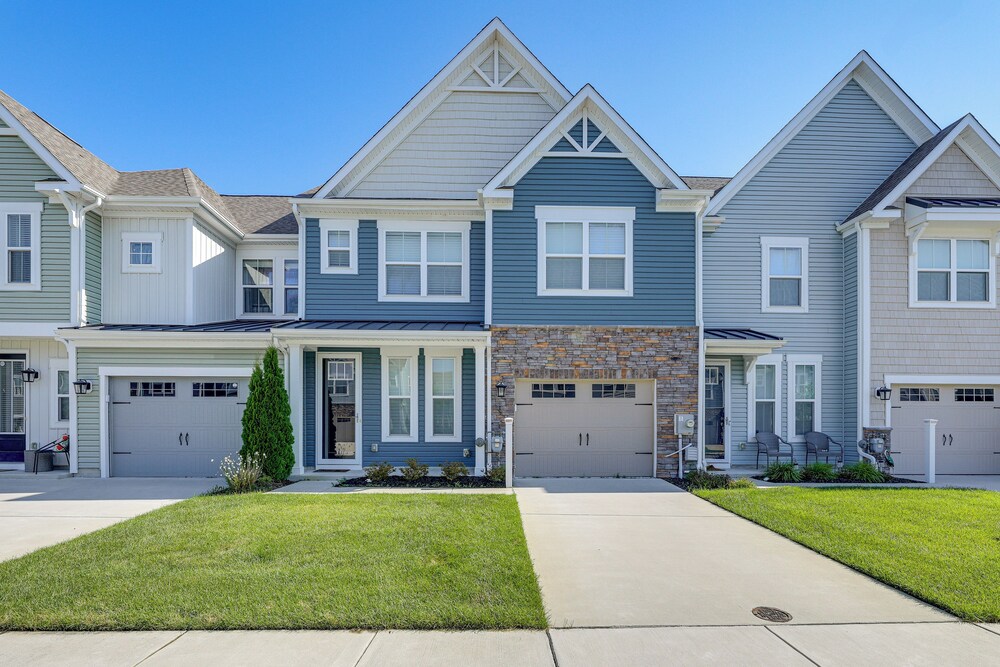 < 4 Mi to Bethany Beach Boardwalk: Family Townhome