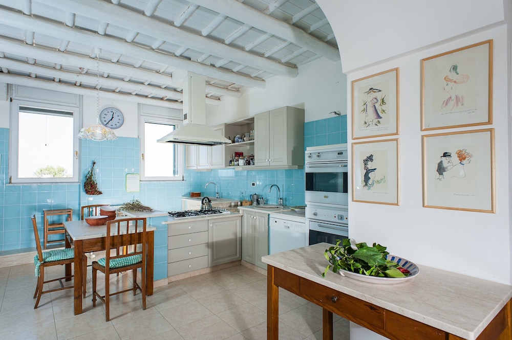 Villa in Paceco With Pool and Countryside Views