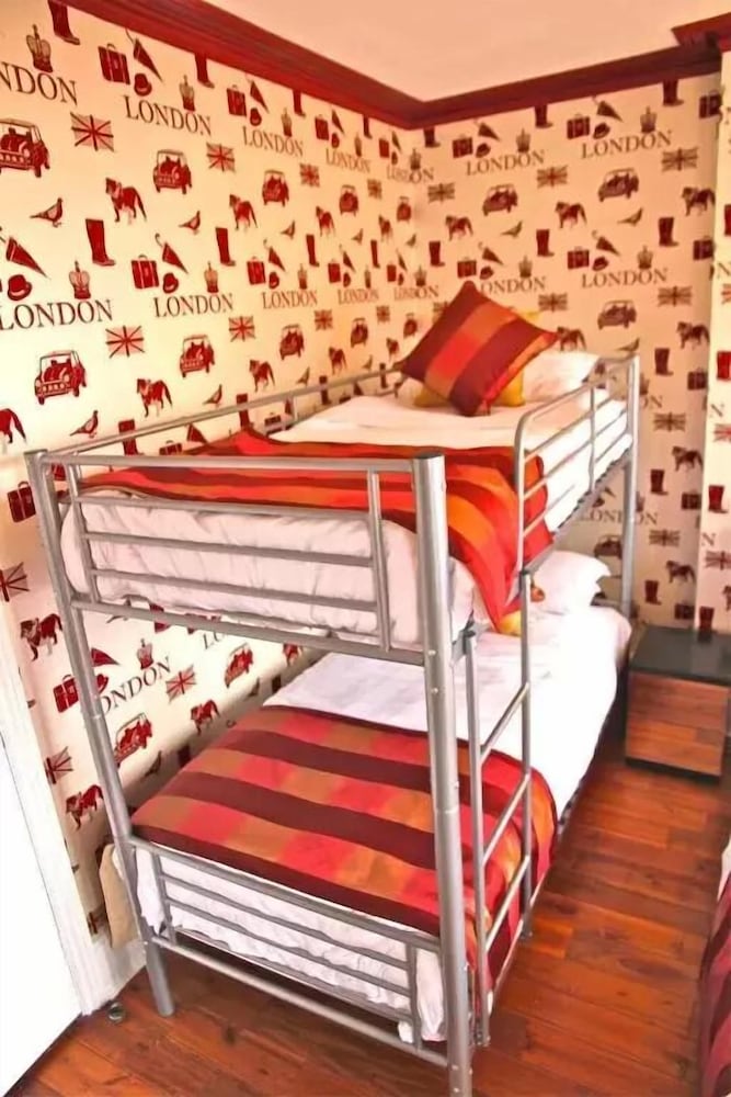 Crompton Guest House