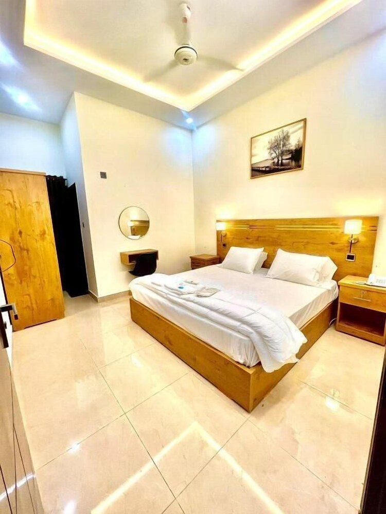 BNB Royal Galaxy Family Hotel