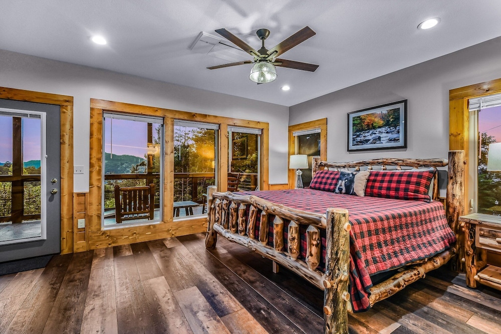 Panoramic Pointe 2 Bedroom Cabin