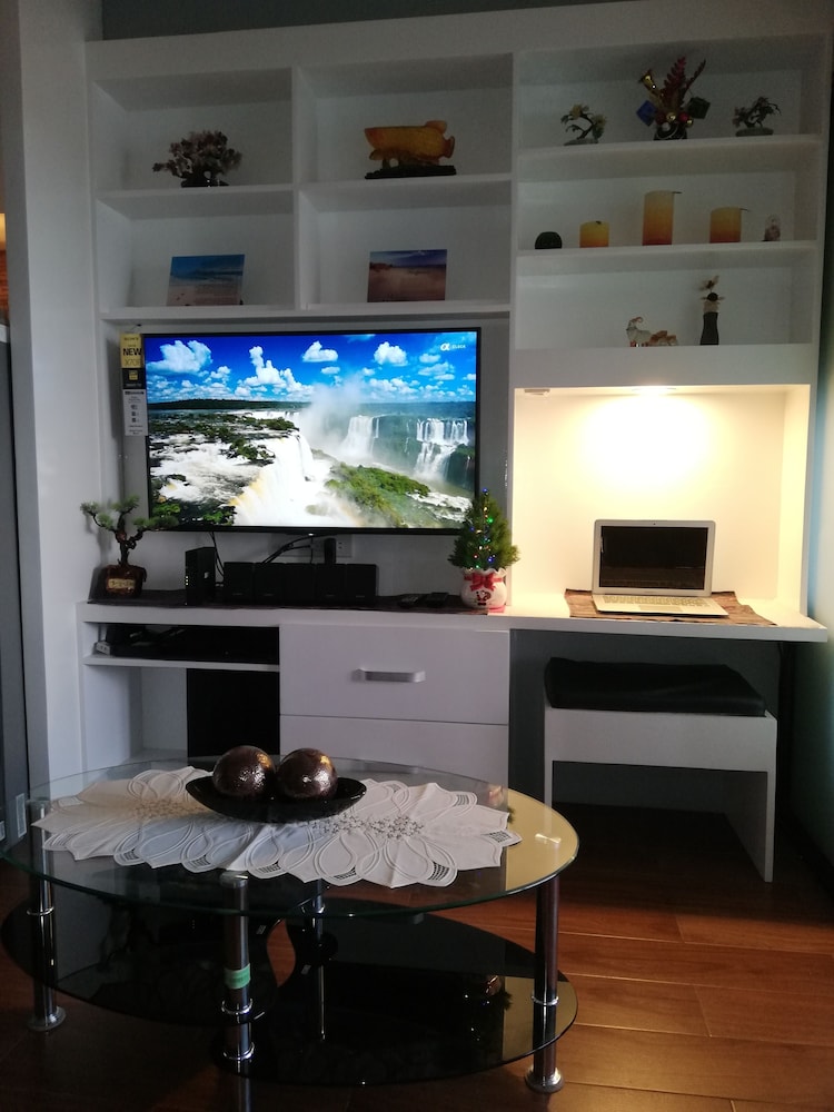 1BR Unit For Rent One Oasis Condominium