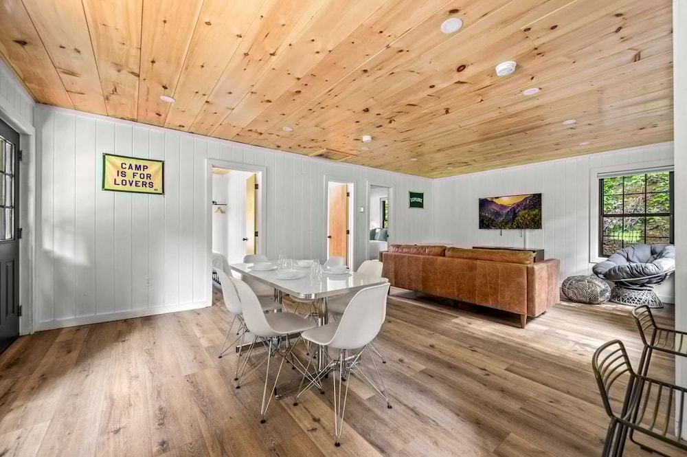 Group Getaway Modern Cabins Sleep 16 Gatlinburg