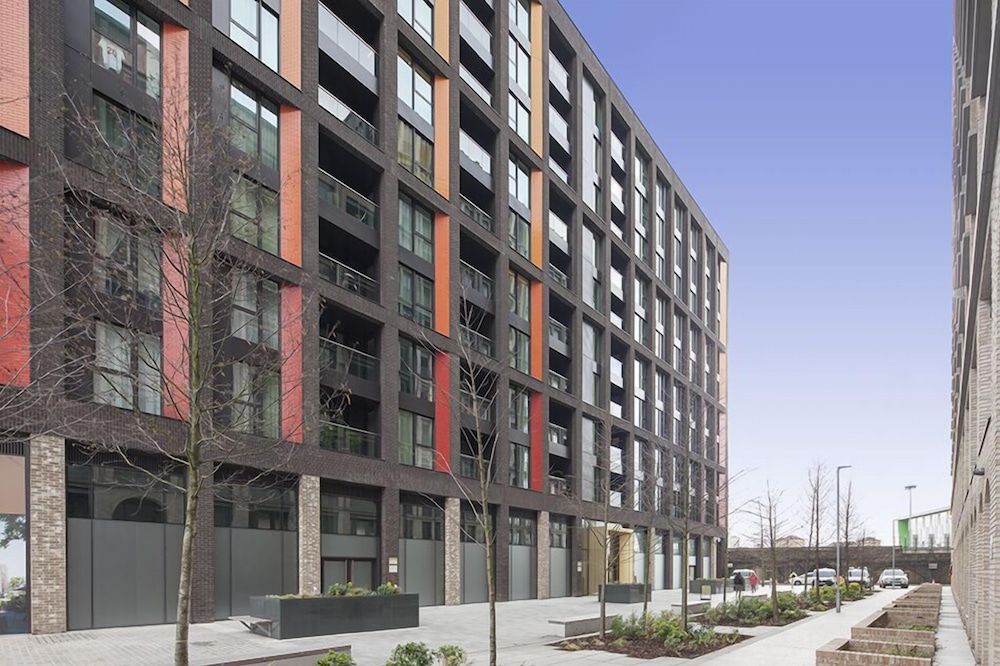 Thornes House Apartments