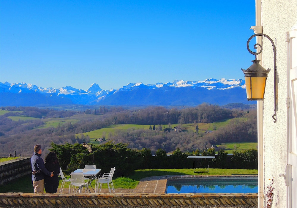 Clos Mirabel Manor B&B