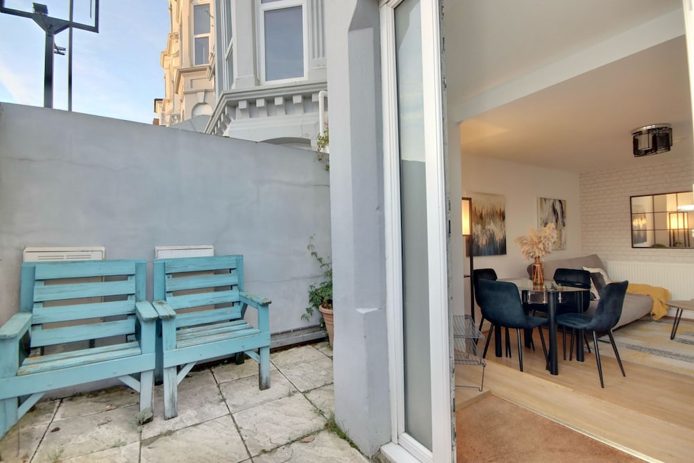 Southsea Apartment-Parking-Pool-Hot tub