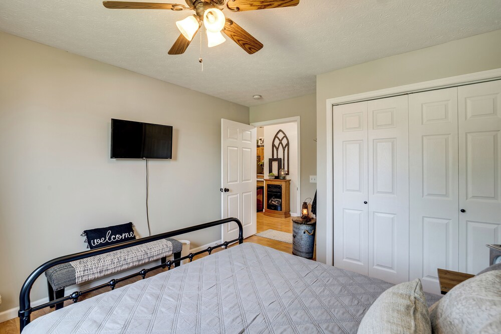 Near Lake Cumberland: Monticello Home w/ Gazebo!