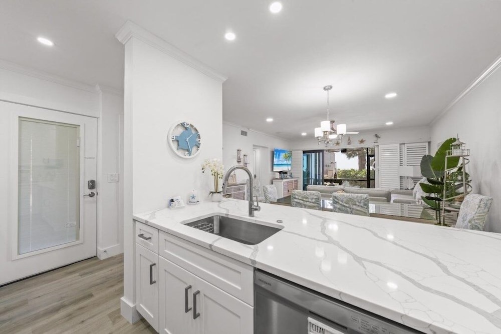 Coquina Beach 2c 2 Bedroom Condo