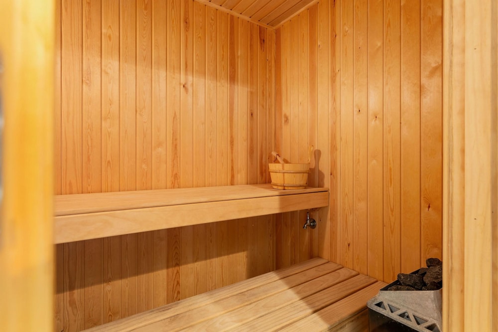 Sunset View Luxury 4 Bedrooms With Sauna - Image 3