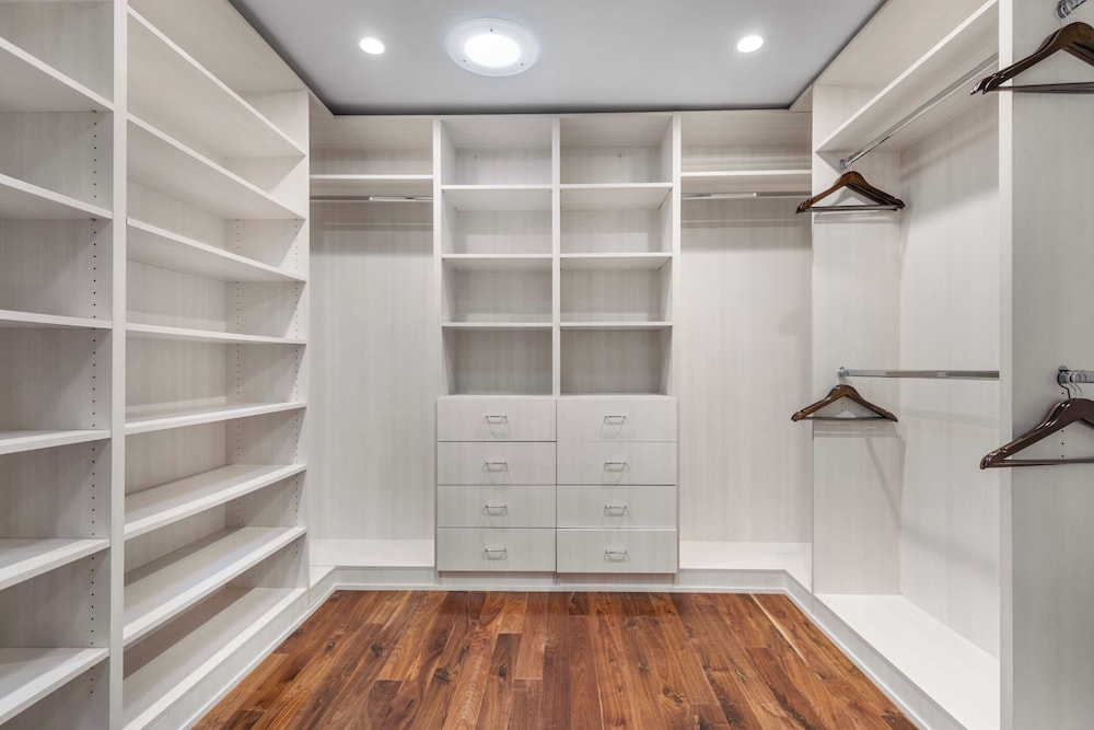 Spanish Villa - Stunning Coldwater Canyon Villa With Pool and Views - Image 5