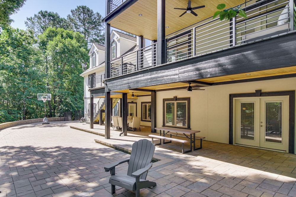 Boat Dock & Movie Theater: Lake Wylie Retreat!
