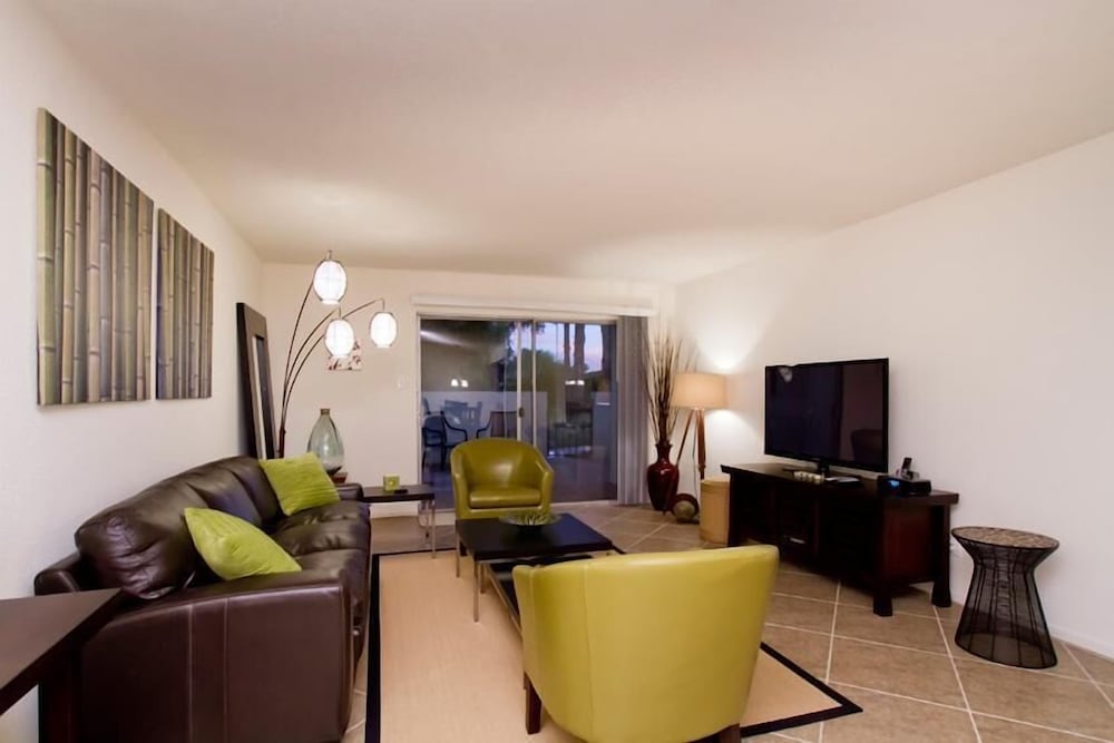 Ultra Chic and Modern By Signature Vacation Rentals