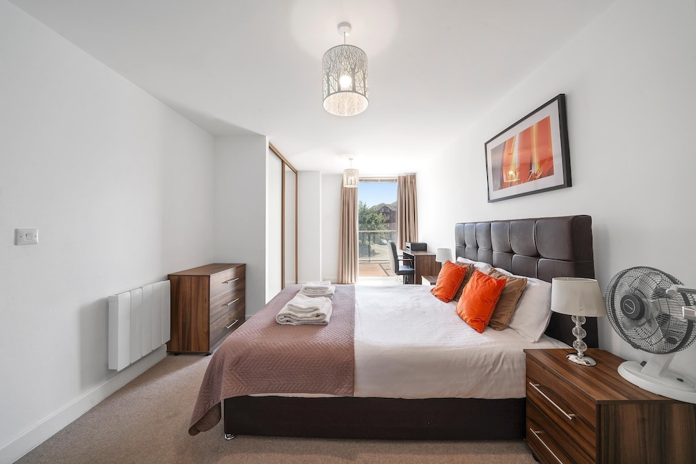 Kennet House Superior Serviced Apartment