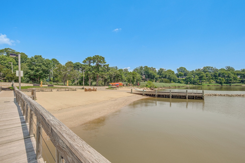Resort Condo w/ Marina Access in Williamsburg!