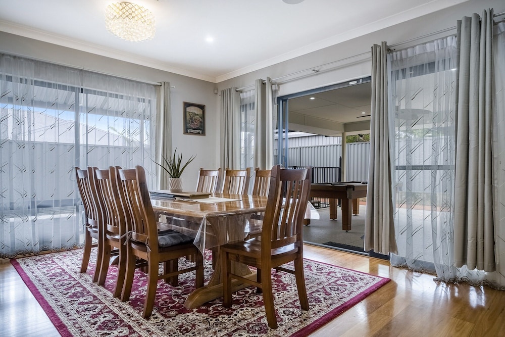 Spacious 4-bed House With Outdoor Area